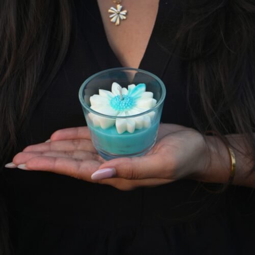 Jolly Jingle Petrichor - side view - handpoured vegan soy candle by Janki Candles | Jolly Jingle Petrichor - widok z boku - ręcznie lana wegańska świeca sojowa Janki Candles