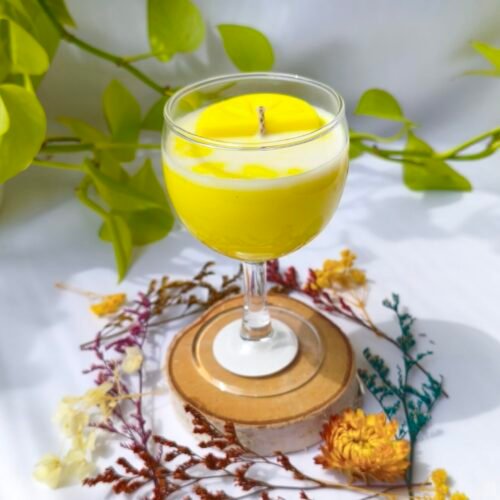 Lemon Cocktail Candle - front view - handpoured vegan soy candle by Janki Candles | Świeca Koktajlowa Cytryna - widok z przodu - ręcznie lana wegańska świeca sojowa Janki Candles