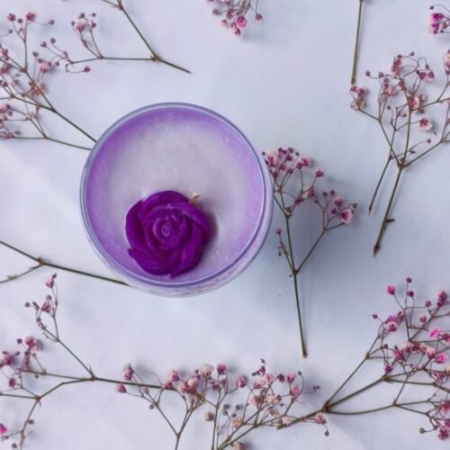 Lavender Cocktail Candle - front view - handpoured vegan soy candle by Janki Candles | Świeca Koktajlowa Lawenda - widok z przodu - ręcznie lana wegańska świeca sojowa Janki Candles
