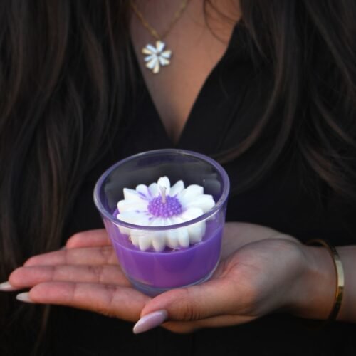 Jolly Jingle Lawenda - front view - handpoured vegan soy candle by Janki Candles | Jolly Jingle Lawenda - widok z przodu - ręcznie lana wegańska świeca sojowa Janki Candles